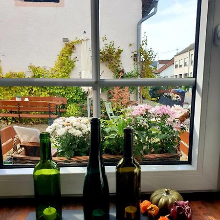 Zur Alten Rebe Ferienhaus Und Weingut Konz Esterno foto