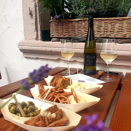 Zur Alten Rebe Ferienhaus Und Weingut Konz Esterno foto