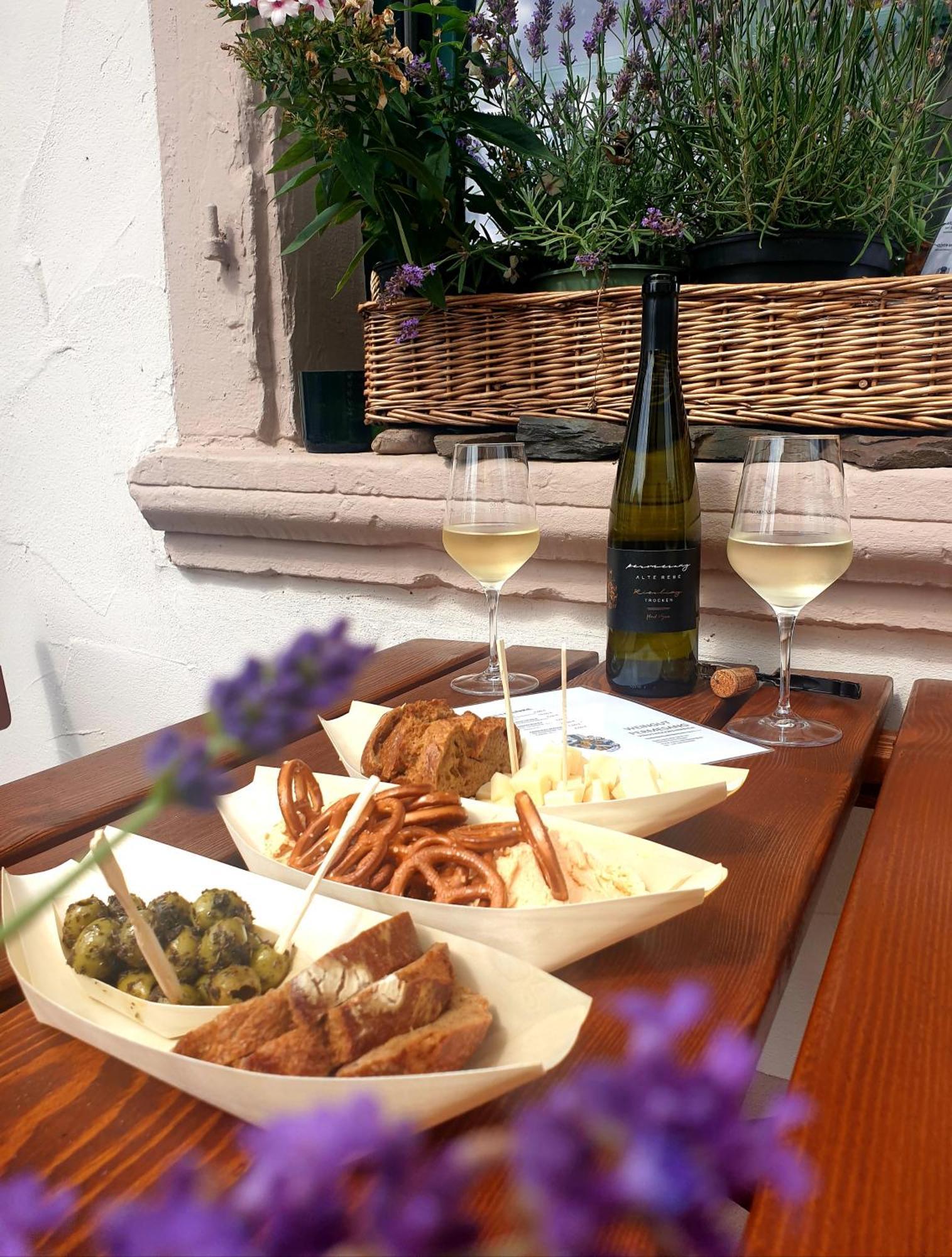 Zur Alten Rebe Ferienhaus Und Weingut Konz Esterno foto