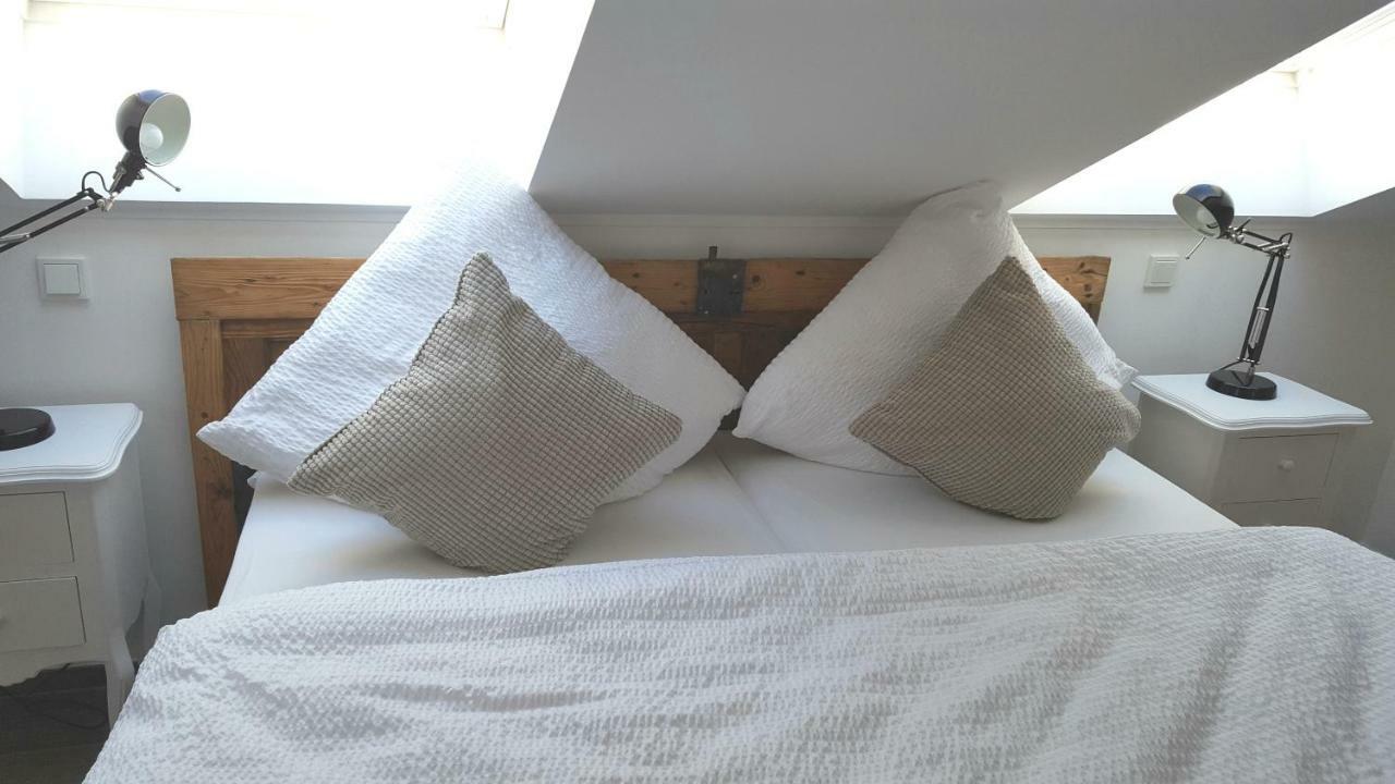 Zur Alten Rebe Ferienhaus Und Weingut Konz Esterno foto