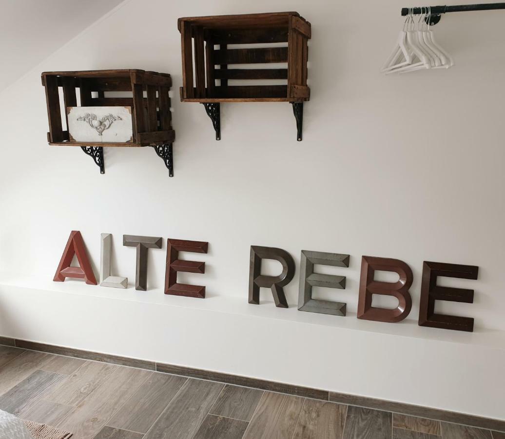 Zur Alten Rebe Ferienhaus Und Weingut Konz Esterno foto