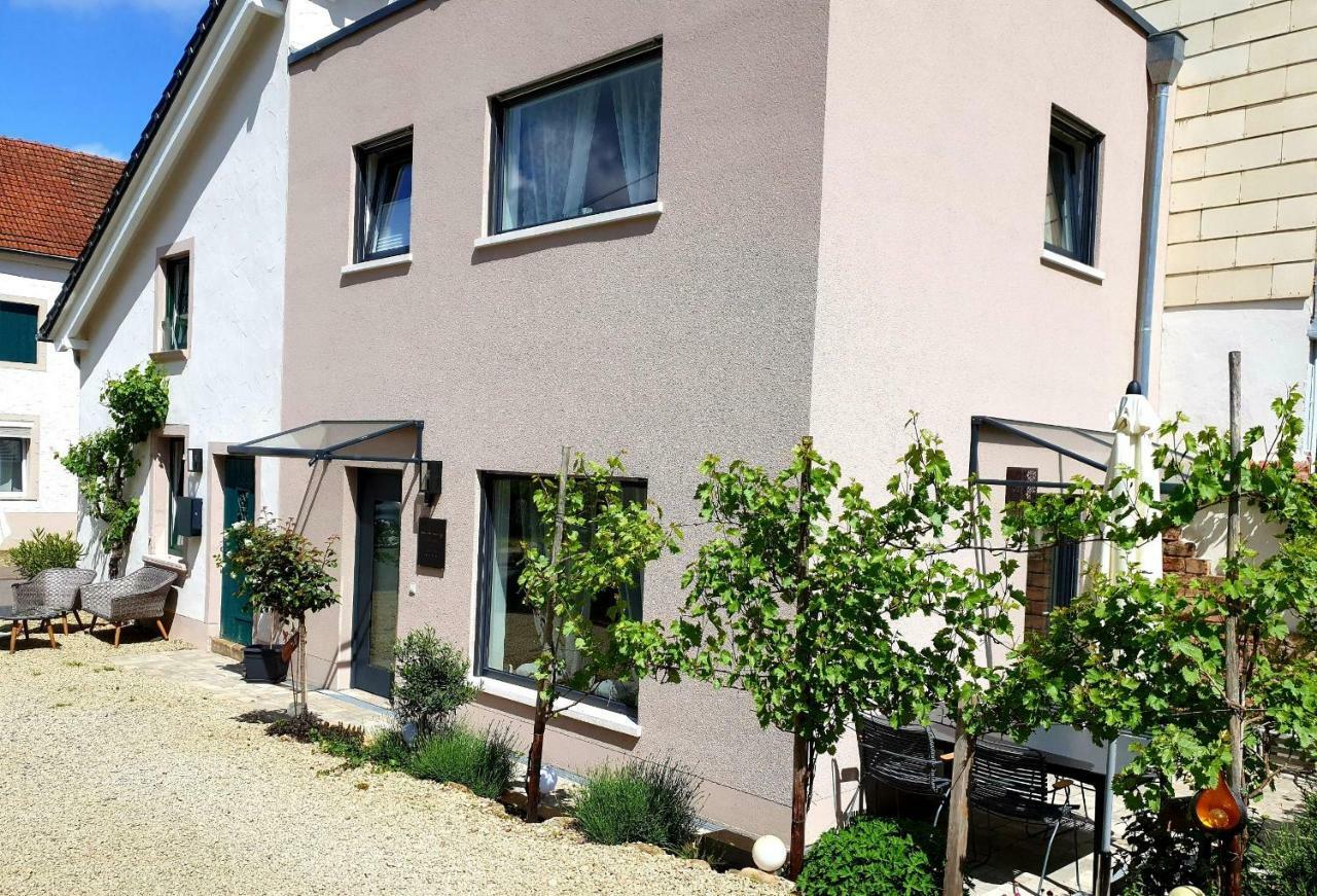 Zur Alten Rebe Ferienhaus Und Weingut Konz Esterno foto